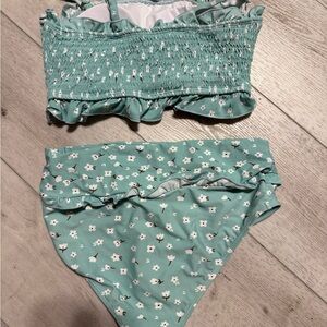 Floral Green Bikini Set.  Size L only worn a few times.  In good condition